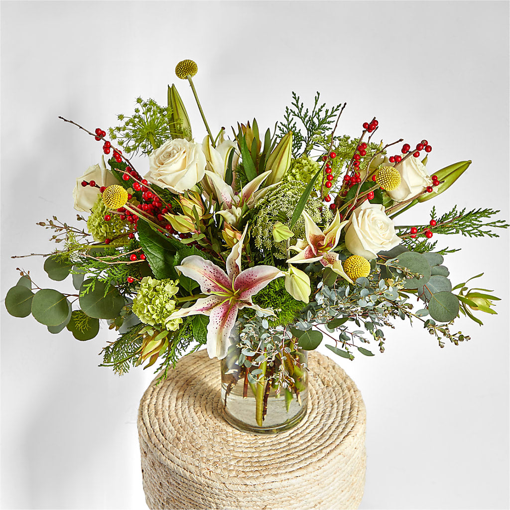 Berry & Bright Bouquet –  Cheapflowers.com, Tontitown AR